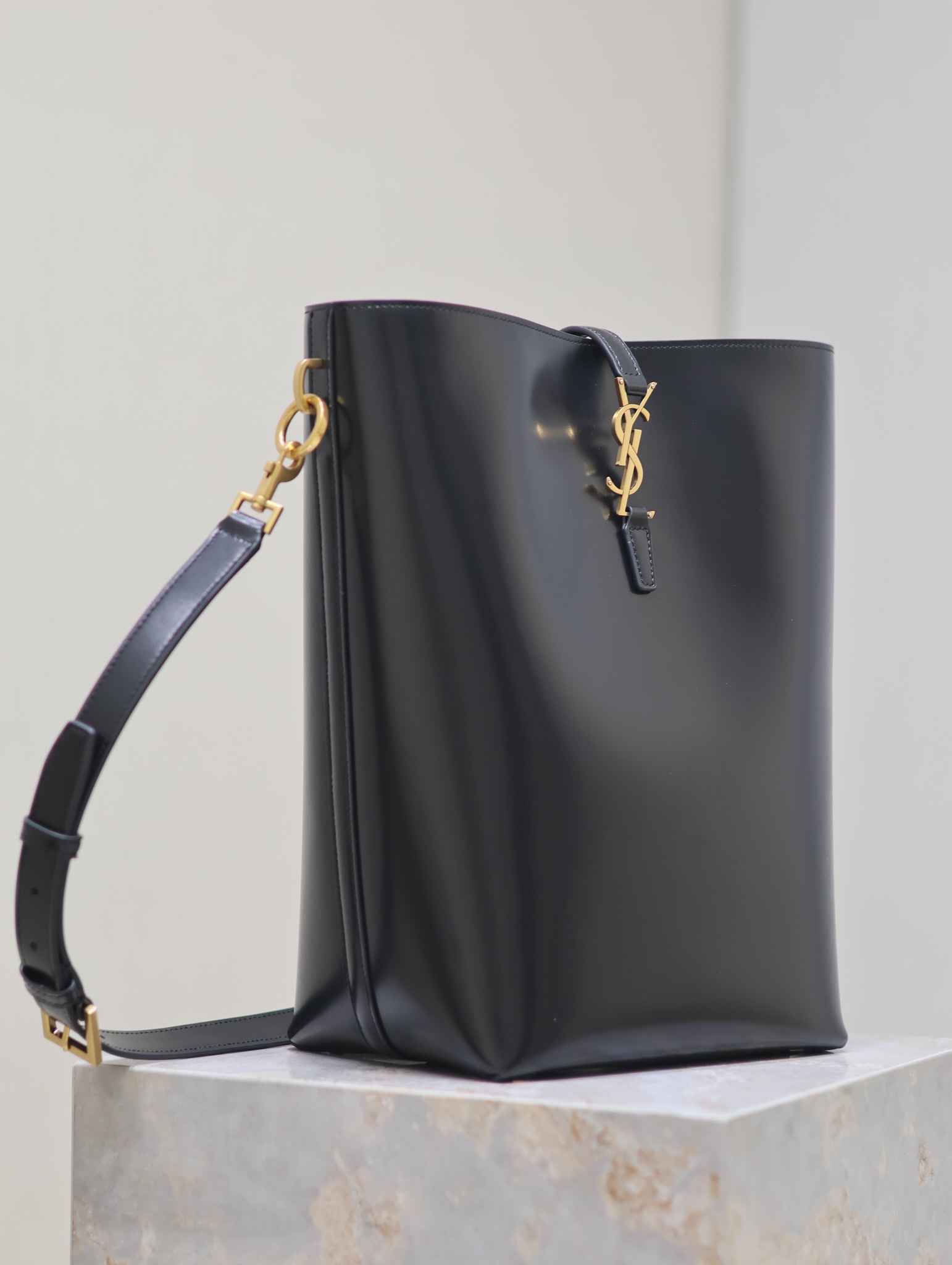 [TOP] Yves Saint Laurent YSL Le 5A7 Shoulder Bag 32×21×16cm - Black&GHW