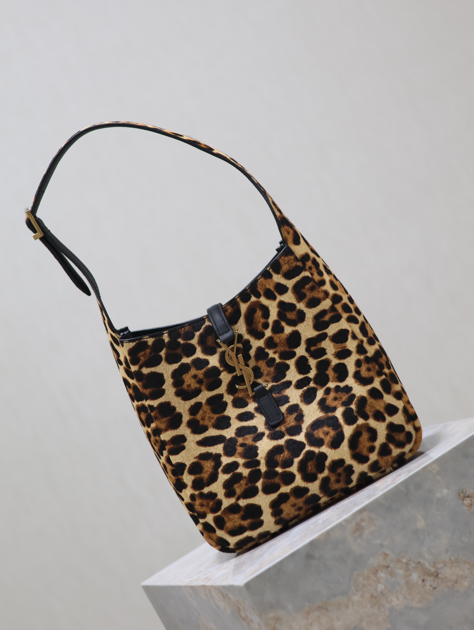 [TOP] Yves Saint Laurent YSL Le 5A7 Hobo Bag 23×22×8.5cm - Leopard&GHW