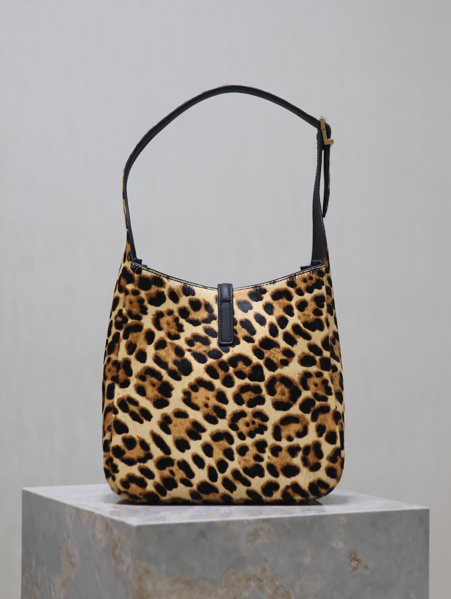 [TOP] Yves Saint Laurent YSL Le 5A7 Hobo Bag 23×22×8.5cm - Leopard&GHW