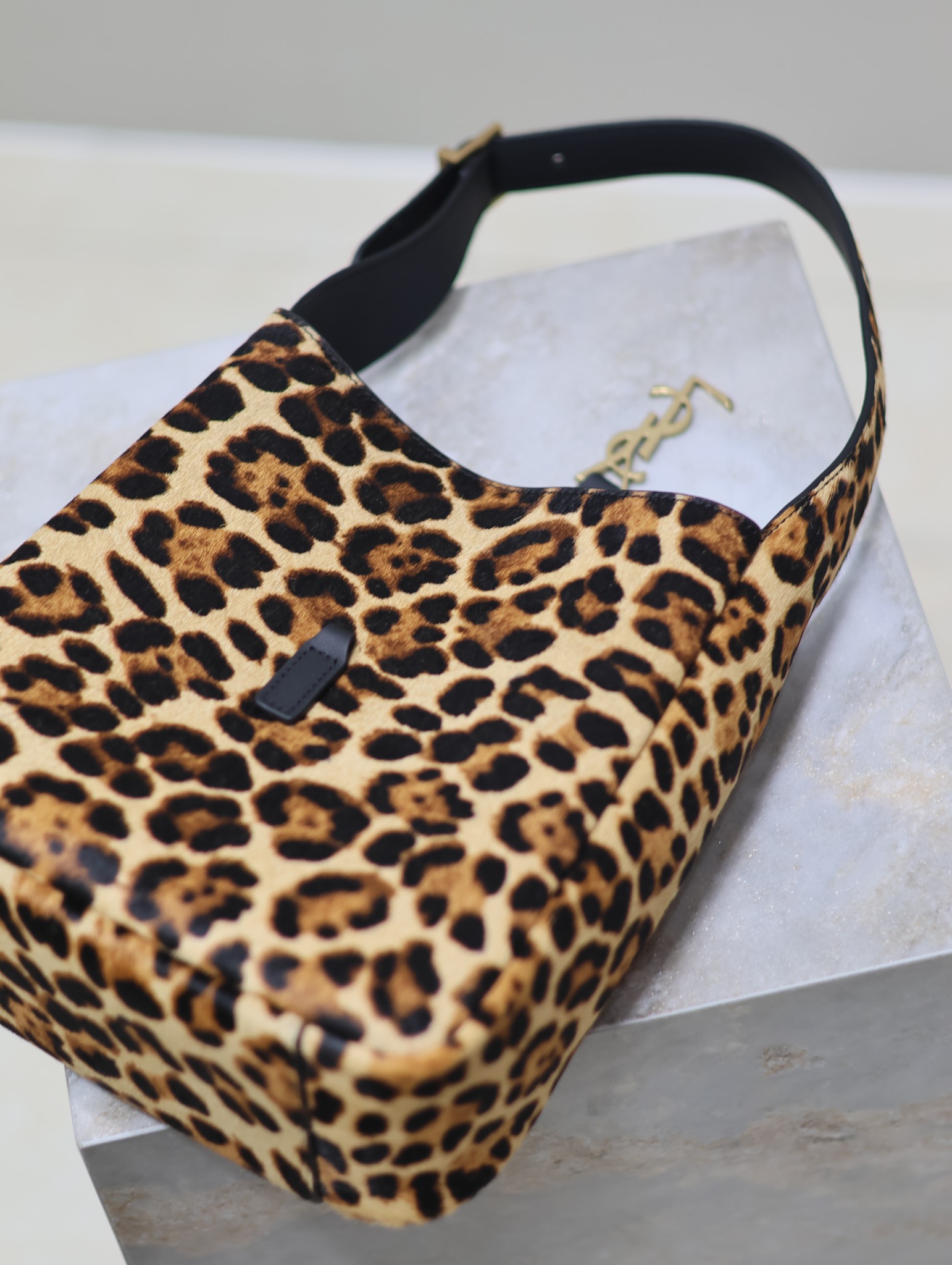 [TOP] Yves Saint Laurent YSL Le 5A7 Hobo Bag 23×22×8.5cm - Leopard&GHW