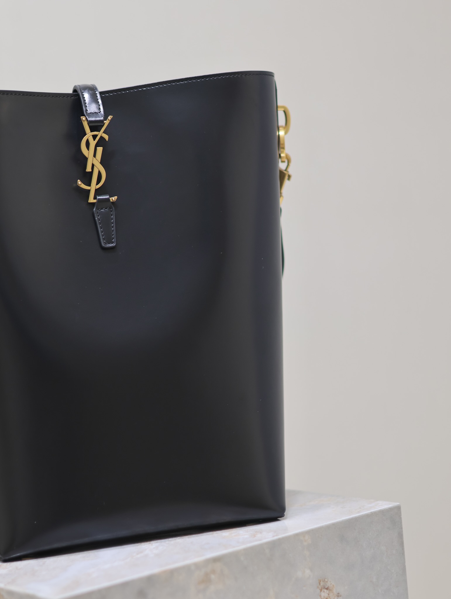 [TOP] Yves Saint Laurent YSL Le 5A7 Shoulder Bag 32×21×16cm - Black&GHW