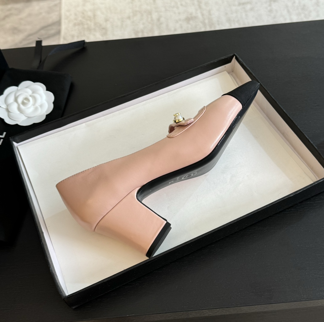 [TOP] CHANEL Pumps with Small Pearl - Pink