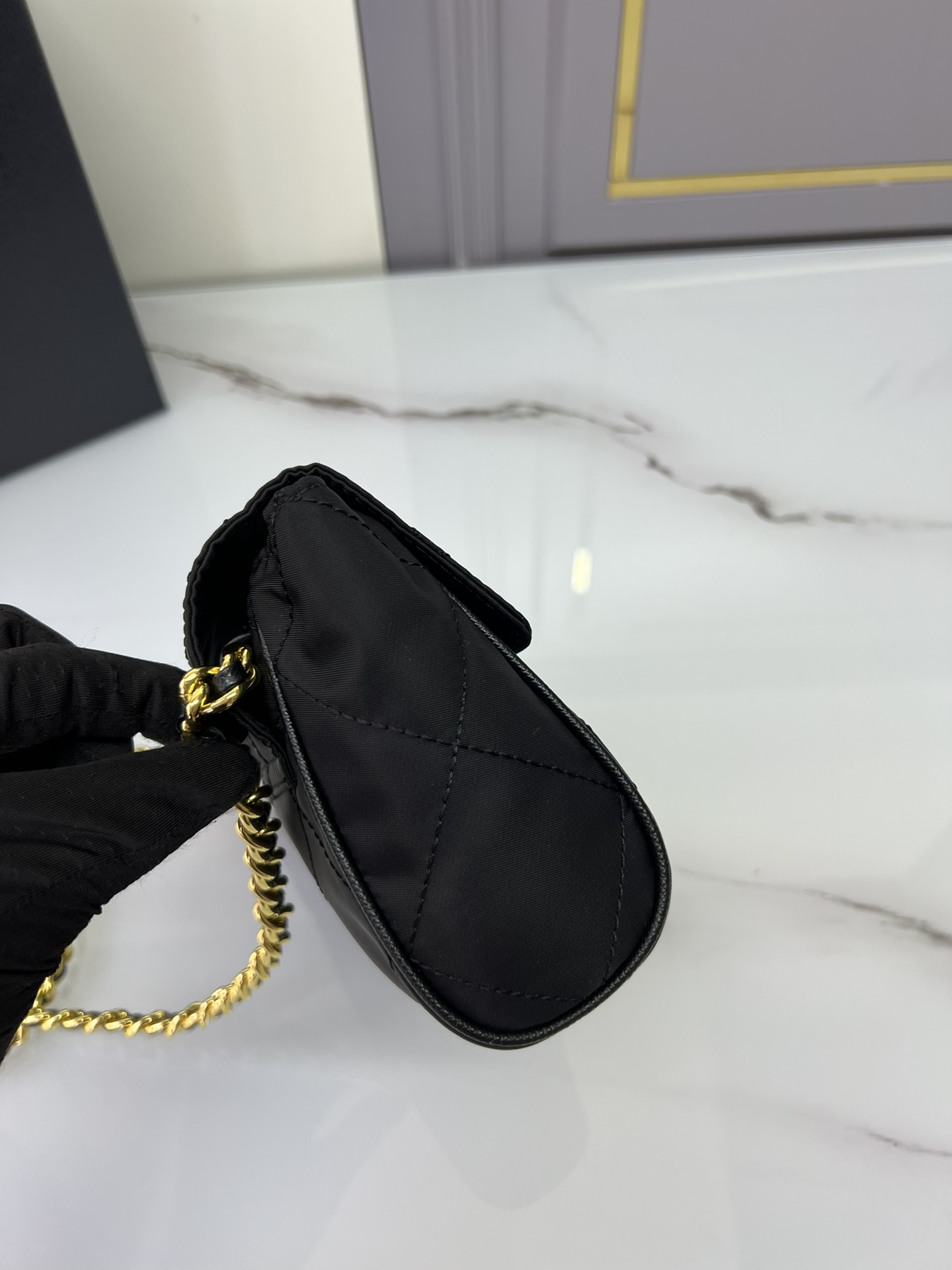 [TOP] PRADA Chain Ridge Wandering Bag 18x16x5cm - Black