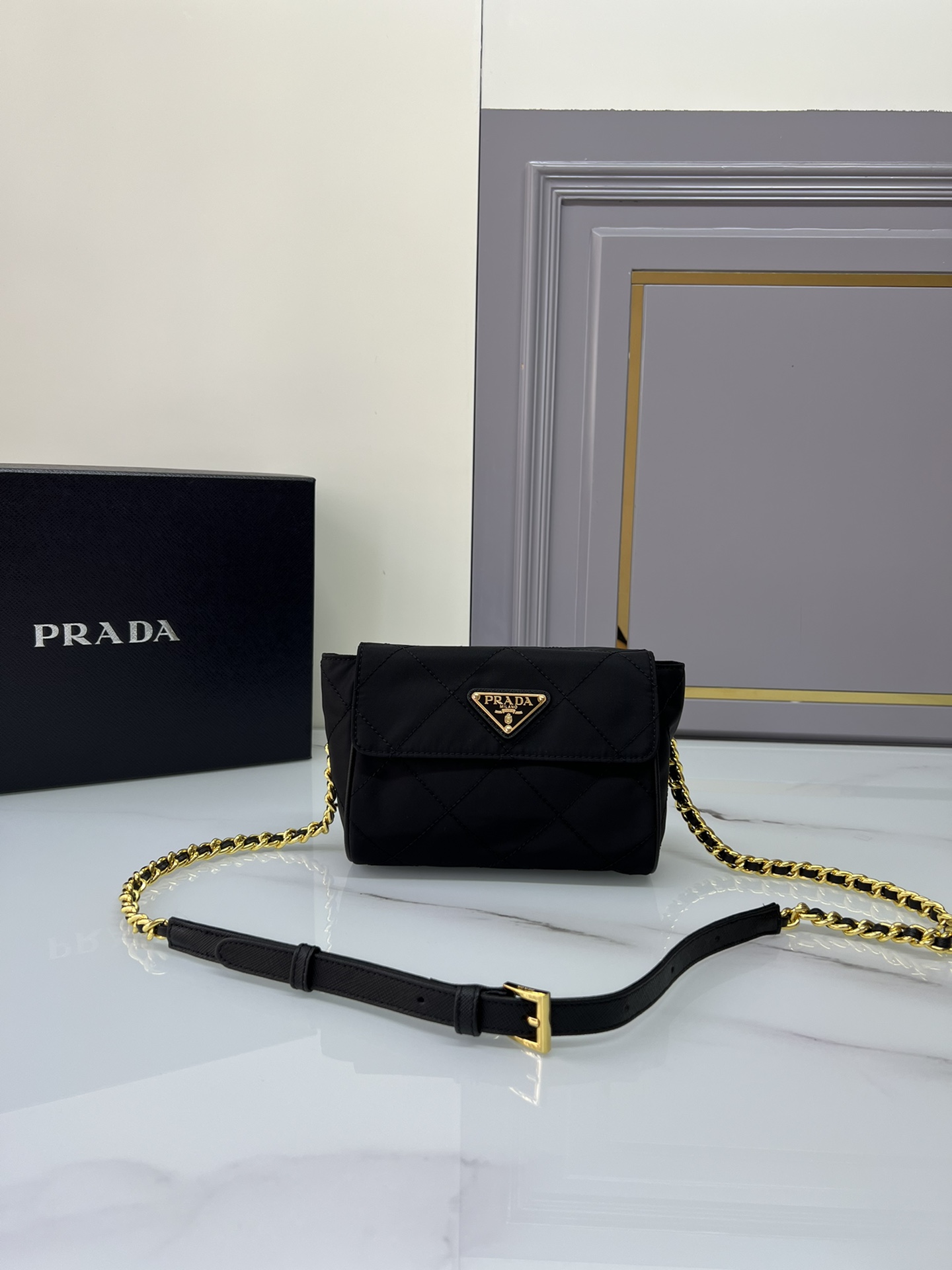 [TOP] PRADA Chain Ridge Wandering Bag 18x16x5cm - Black
