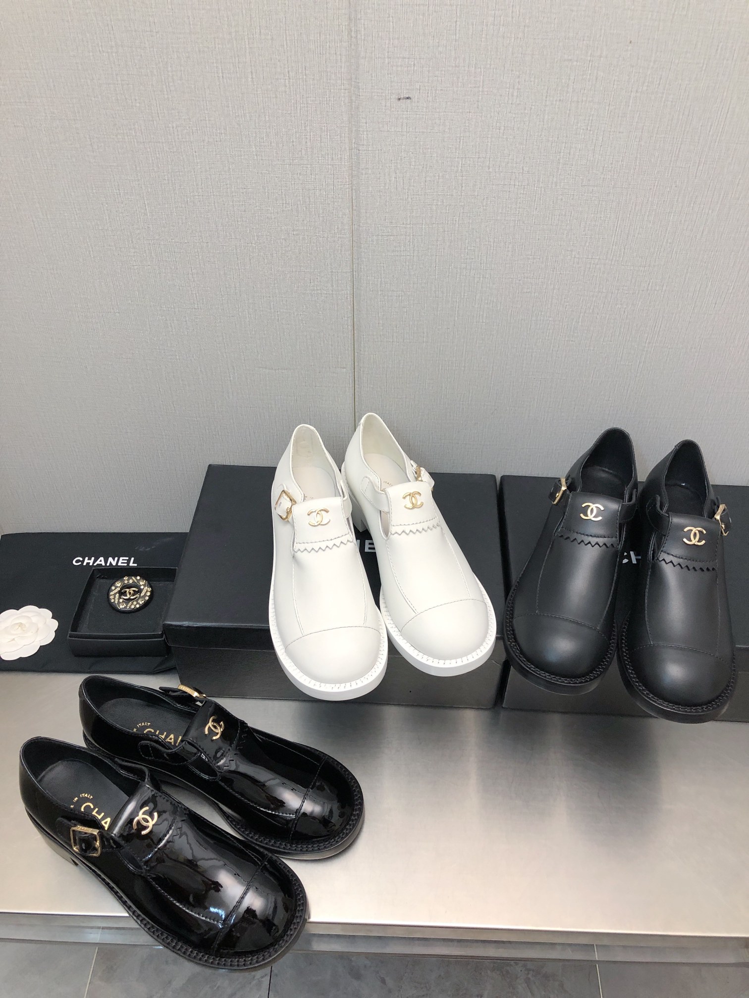 [TOP] CHANEL Flats with CC Logo - 3 Color