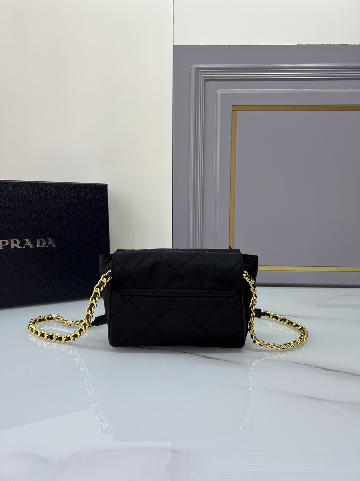 [TOP] PRADA Chain Ridge Wandering Bag 18x16x5cm - Black