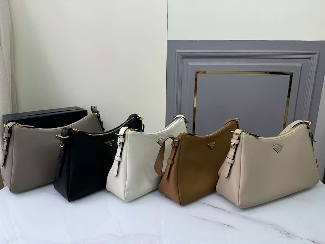 [TOP] PRADA Re-edition 2005 Saffiano Leather Hobo Bag 39 x 24 x 11.5 cm - 5 Colors