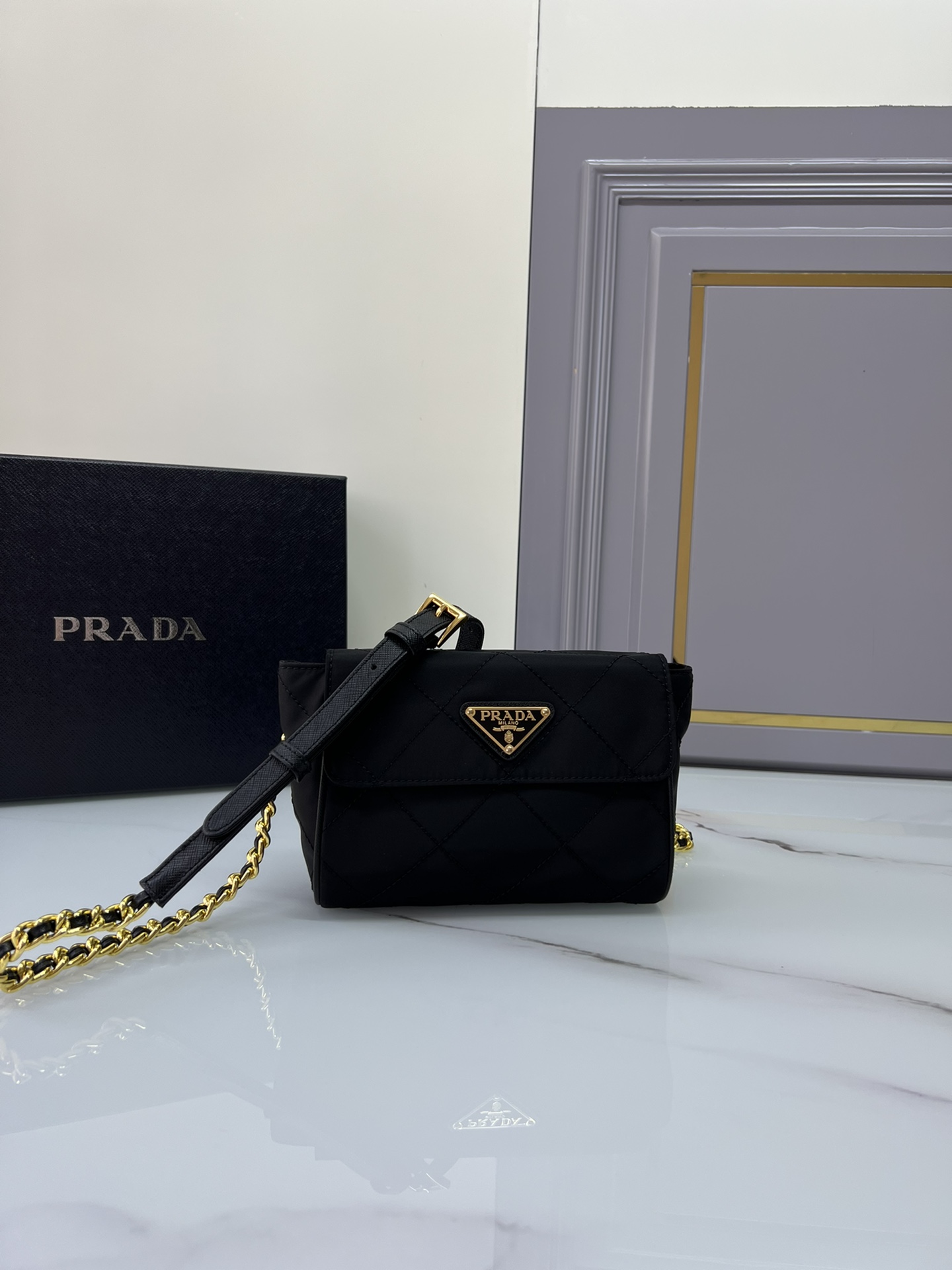 [TOP] PRADA Chain Ridge Wandering Bag 18x16x5cm - Black