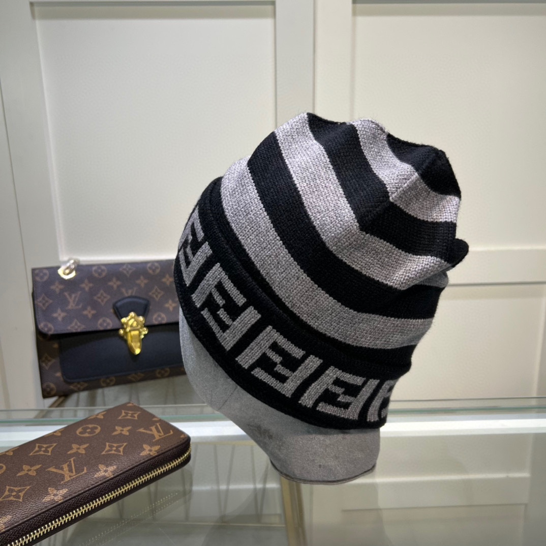 [TOP] FENDI FF Knitted Beanie Hat - 4 Color