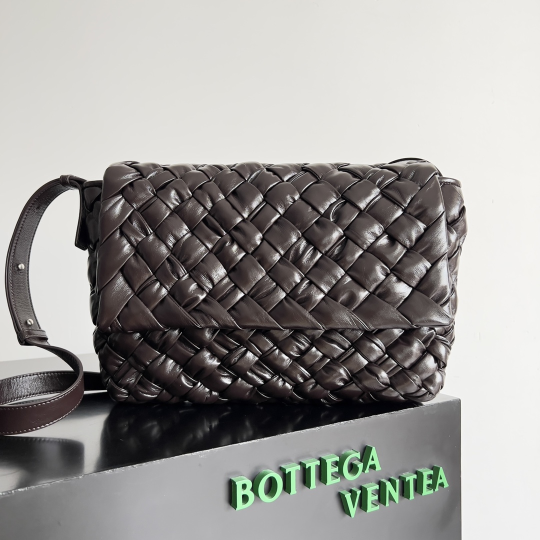 [TOP] Bottega Veneta BV Rumple Messenger Bag 30*23*7.5cm - Brown