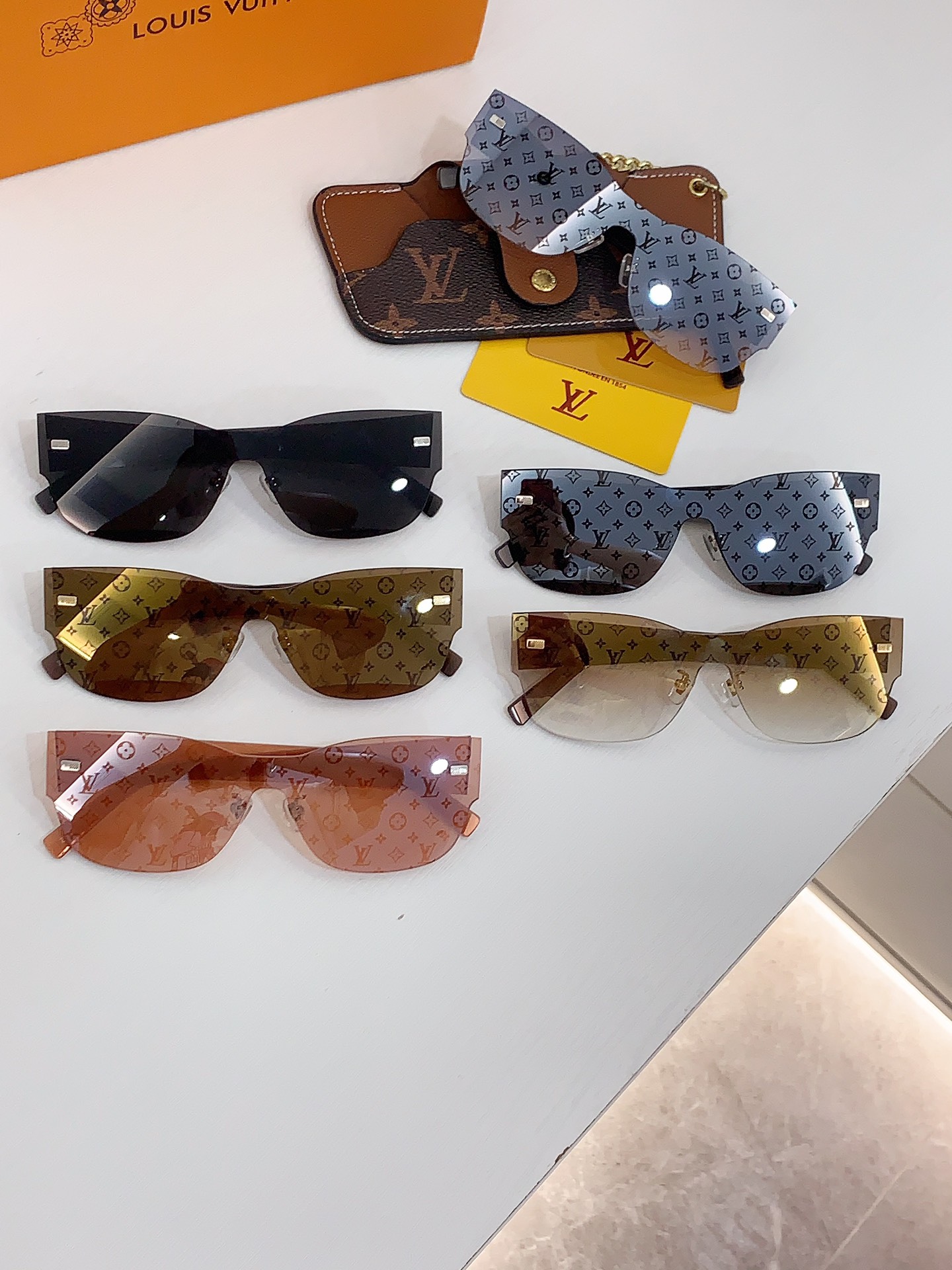 [TOP] Louis Vuitton LV Sunglasses - 5 Colors