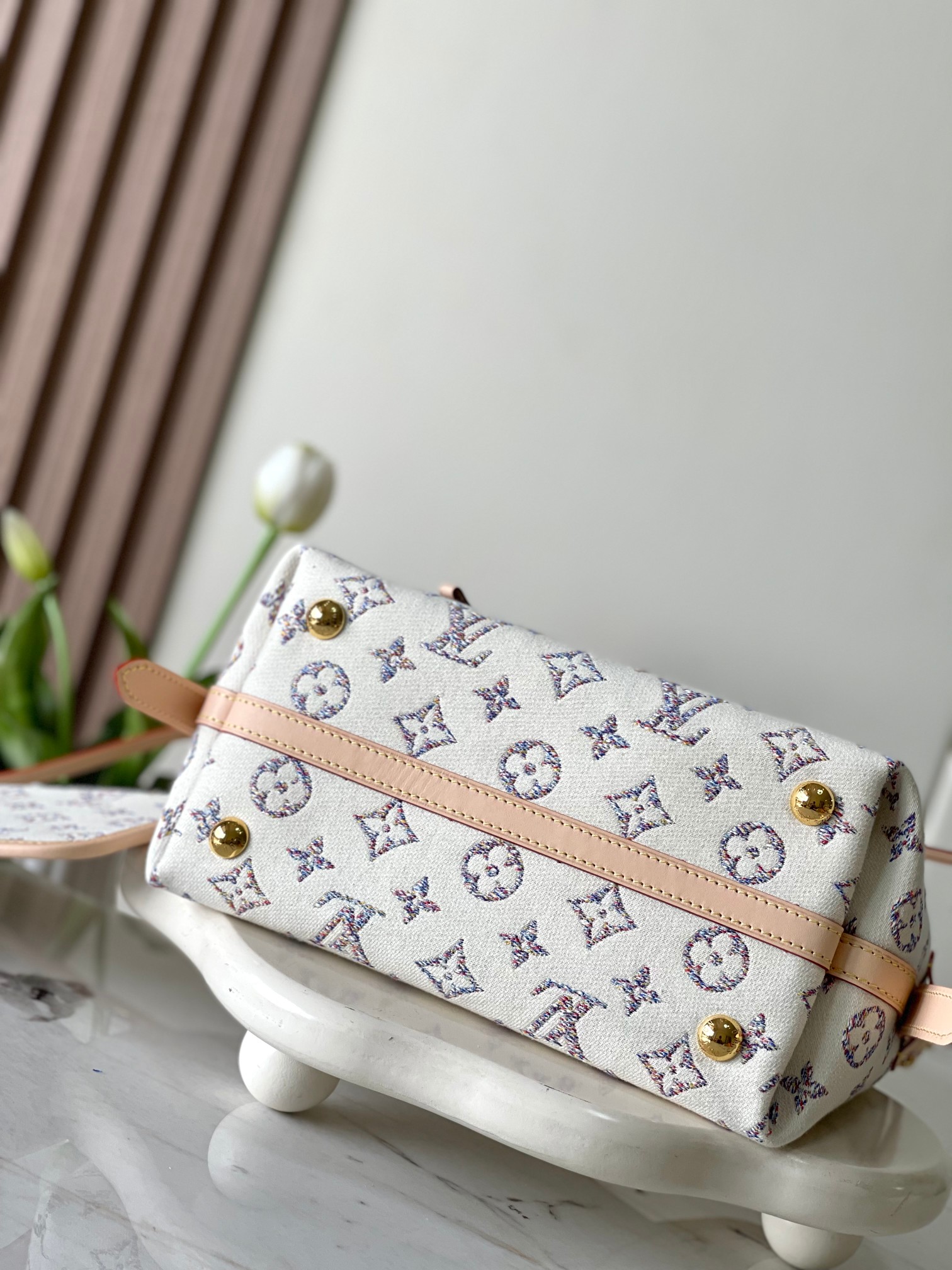 [TOP] Louis Vuitton LV  Carryall  PM Bag 29x24x12cm - White