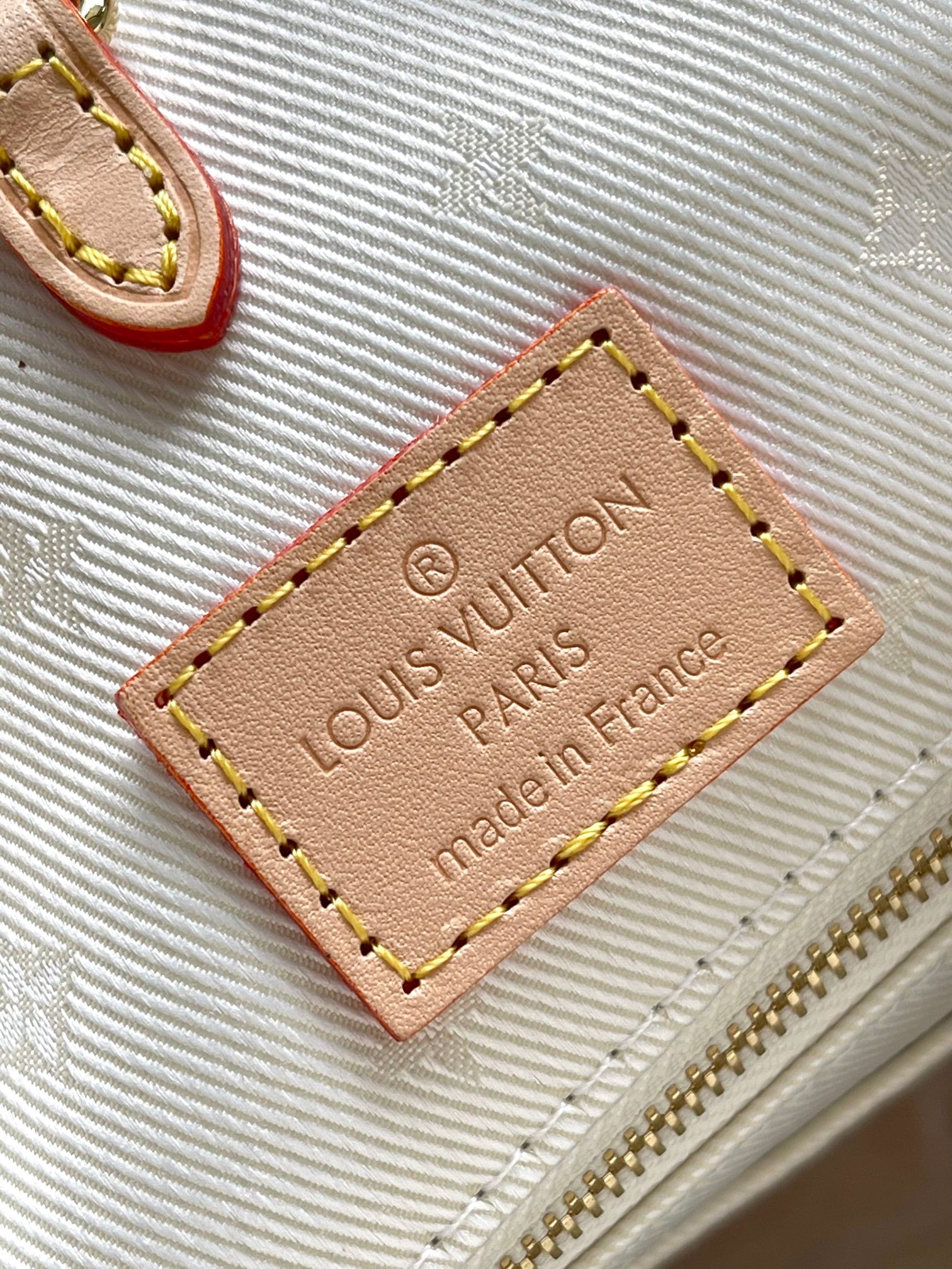 [TOP] Louis Vuitton LV On The Go MM Bag 35 x 27 x 14 cm- White