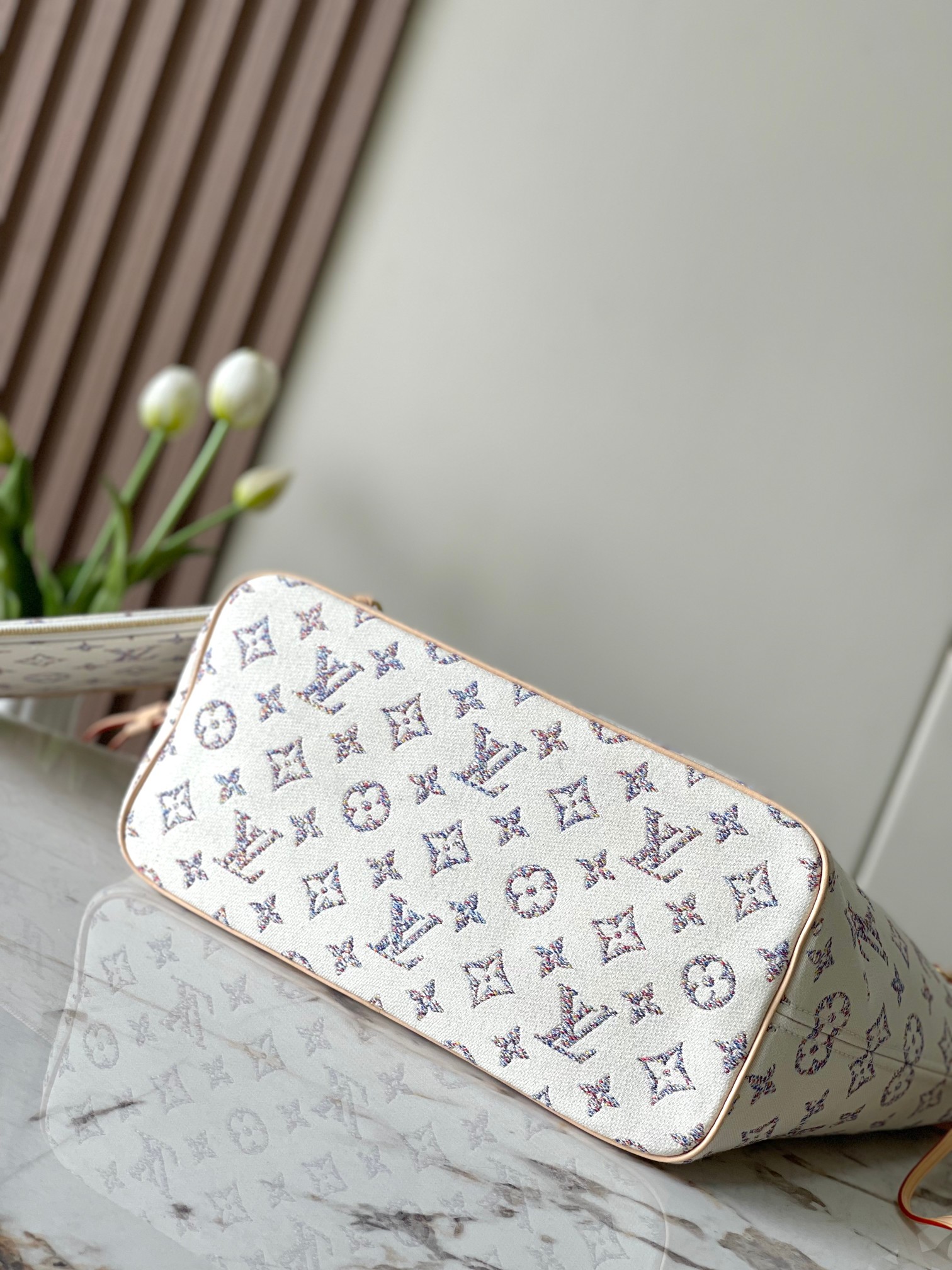 [TOP] Louis Vuitton LV Monogram Blossoms Neverful MM Bag 31x28x14cm - White