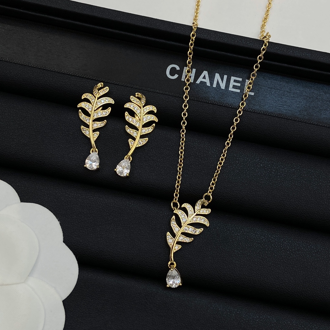 [TOP] CHANEL Necklaces + Earrings - Gold