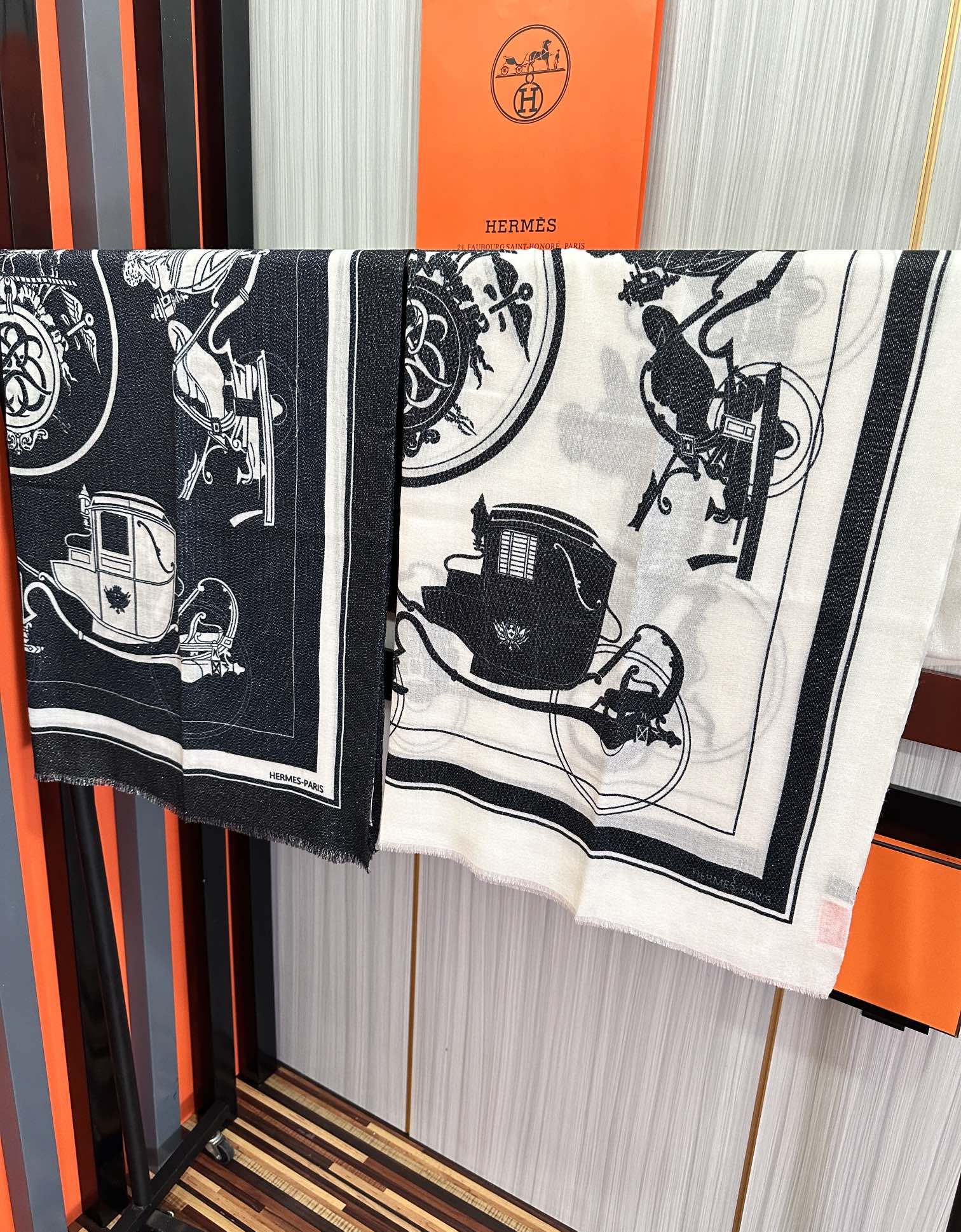 [TOP] HERMES Mulberry Silk Scarf 100cm×200cm - 2 Colors