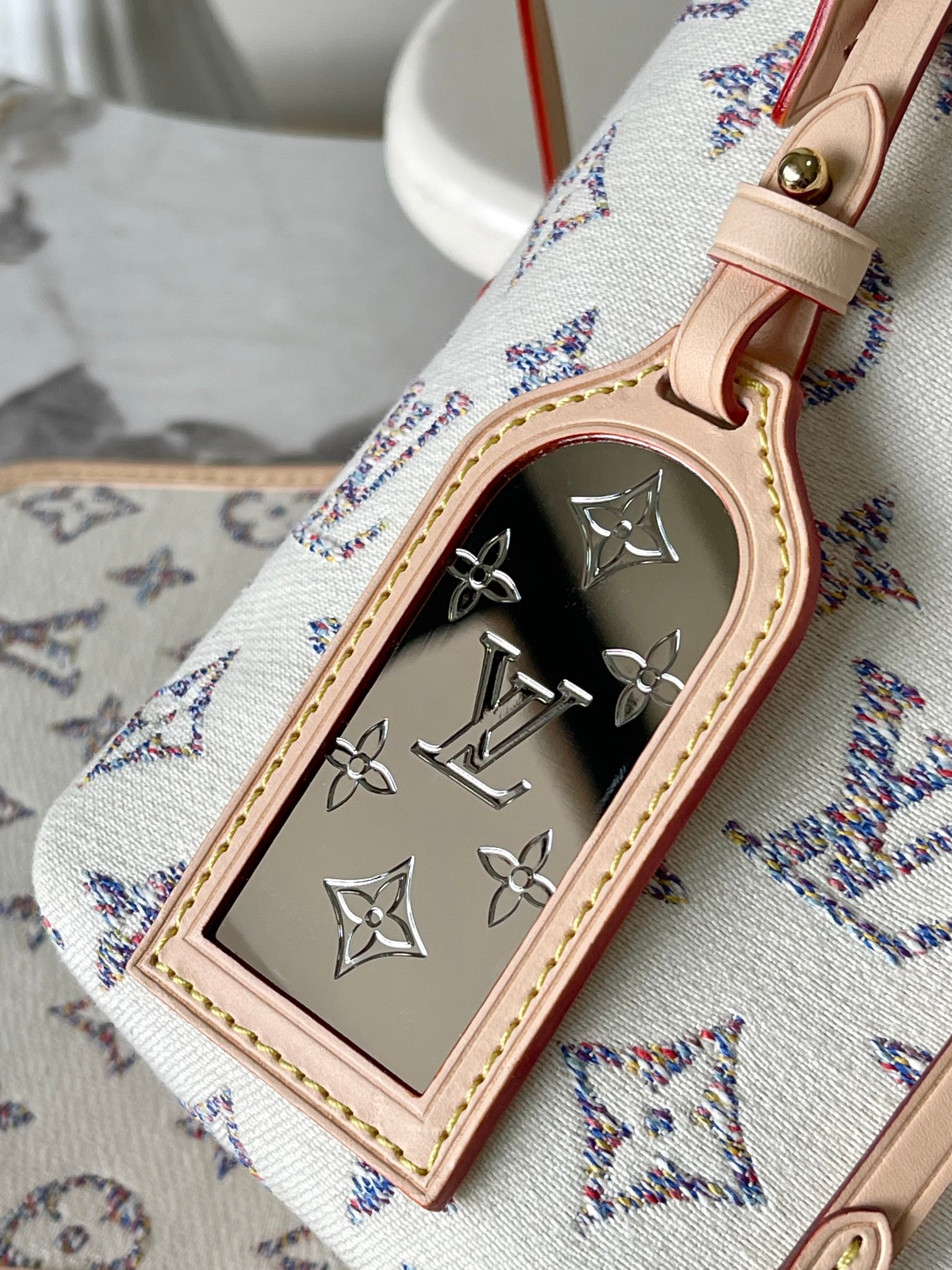 [TOP] Louis Vuitton LV  Carryall  PM Bag 29x24x12cm - White