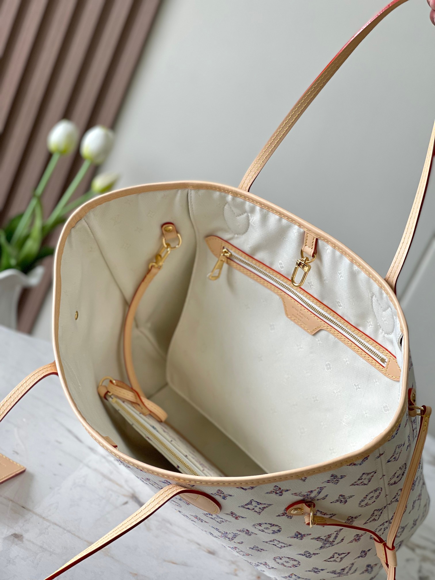 [TOP] Louis Vuitton LV Monogram Blossoms Neverful MM Bag 31x28x14cm - White