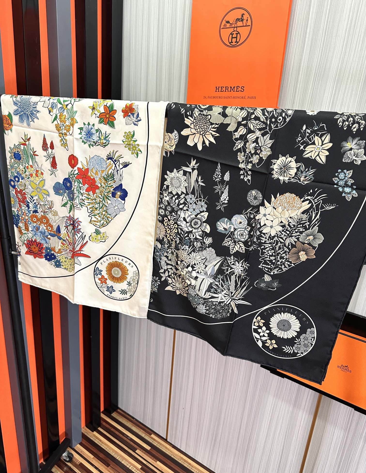 [TOP] HERMES Flower Drawing Map Mulberry Silk Scarf 90cm×90cm - 2 Colors