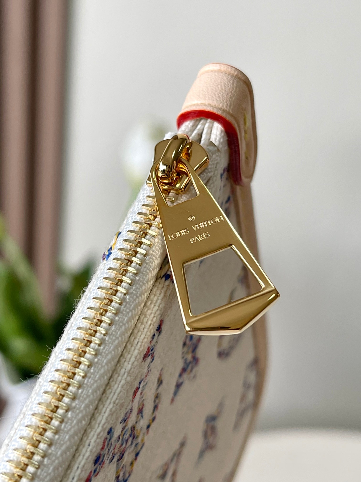 [TOP] Louis Vuitton LV  Carryall  PM Bag 29x24x12cm - White