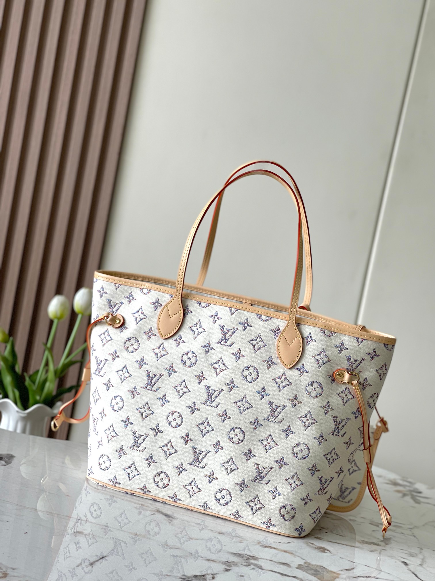 [TOP] Louis Vuitton LV Monogram Blossoms Neverful MM Bag 31x28x14cm - White