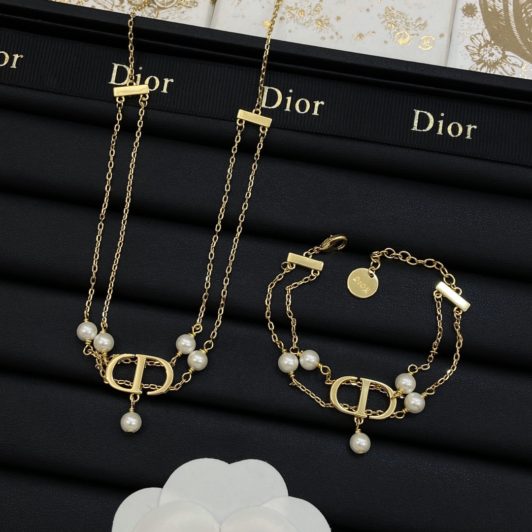 [TOP] Christian Dior Bracelet + Necklace - Gold