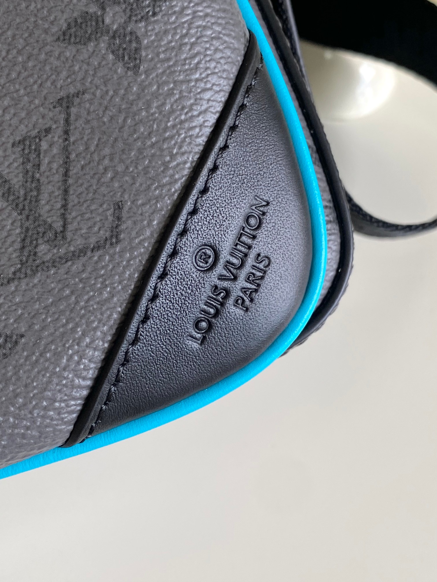 [TOP] Louis Vuitton LV Trio Messenger Bag 25×18.5×7cm - Black