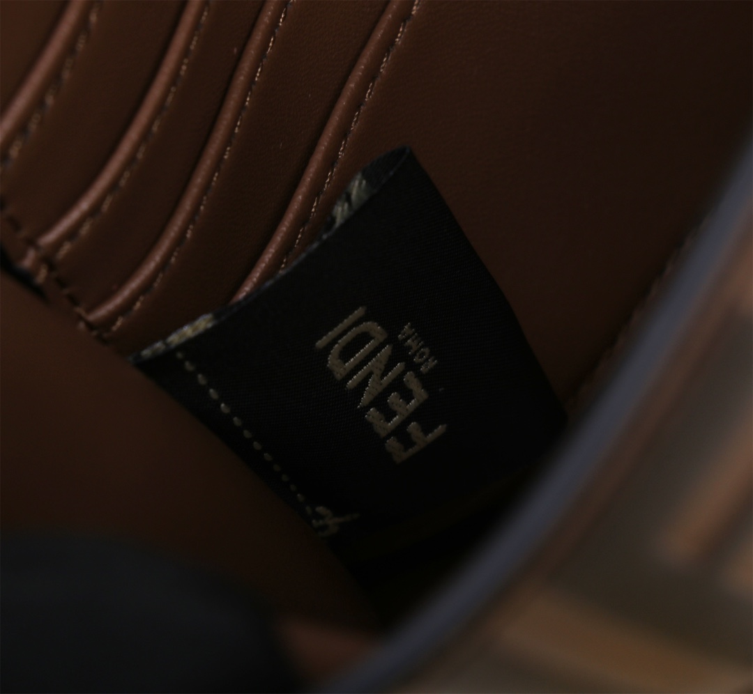 [TOP] FENDI Fend FF Crossbody Bag 13.5 X 5 X 21 CM - Brown