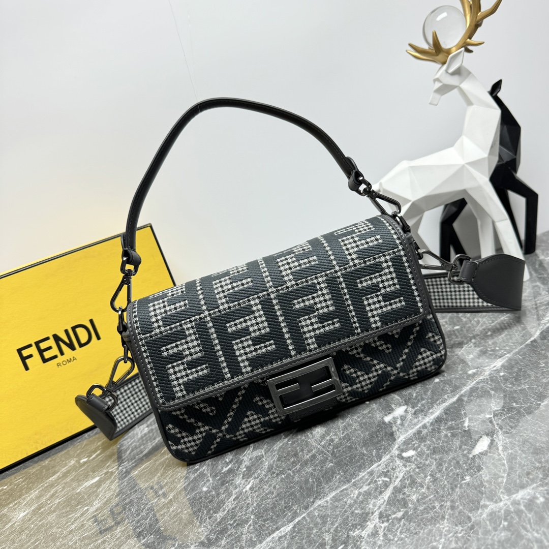 [TOP] FENDI Iconic Baguette FF Bag  27x15x6cm - 2 Colors