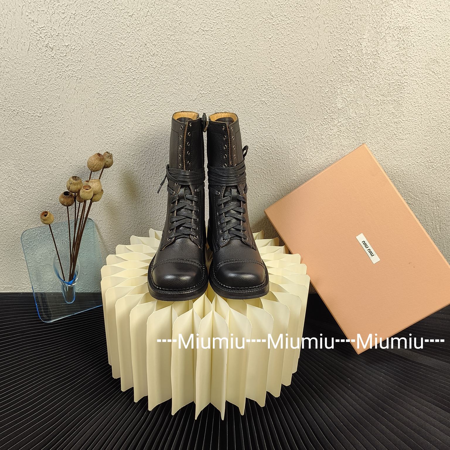 [TOP] Miu Miu Short Boots - 2 Color