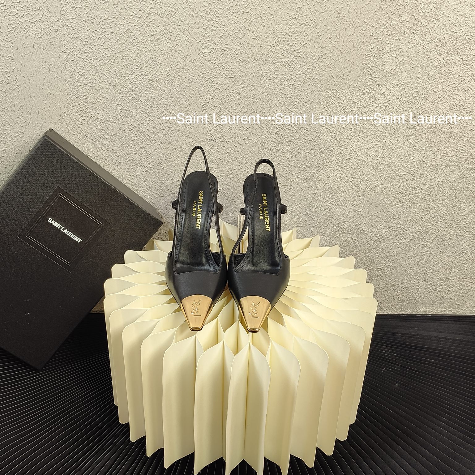 [TOP] Yves Saint Laurent YSL 10cm High Heel Pumps - Black