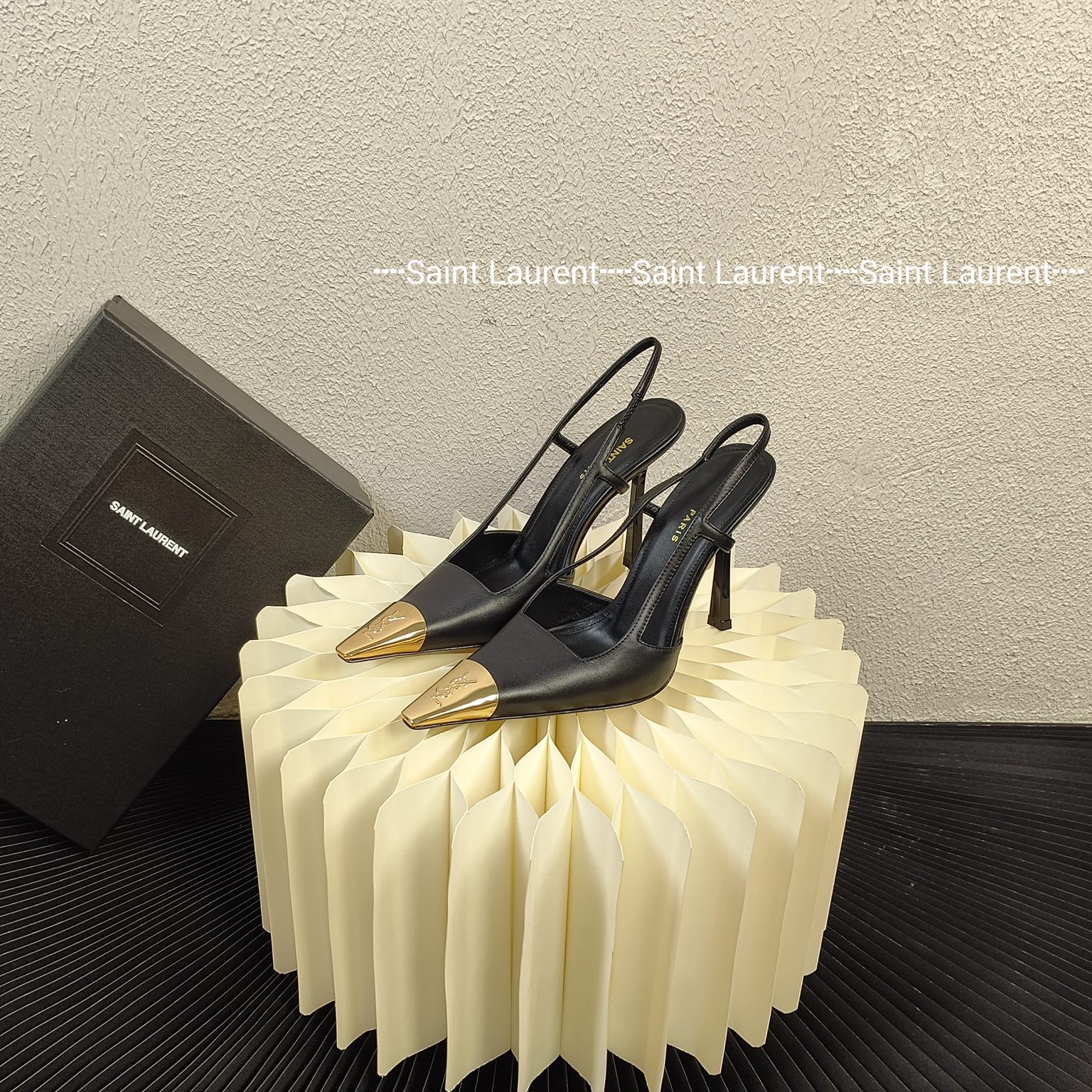 [TOP] Yves Saint Laurent YSL 10cm High Heel Pumps - Black