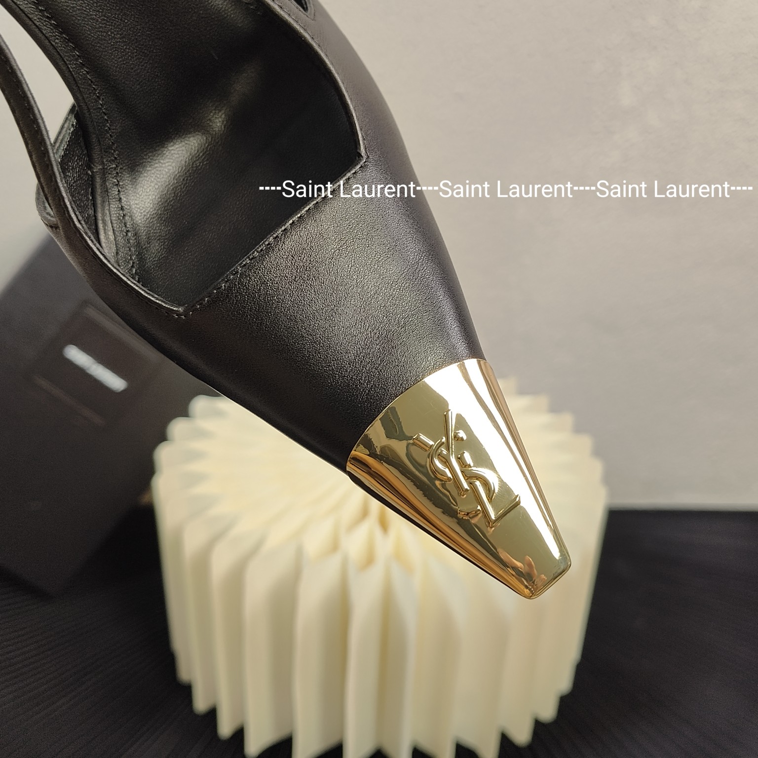 [TOP] Yves Saint Laurent YSL 10cm High Heel Pumps - Black