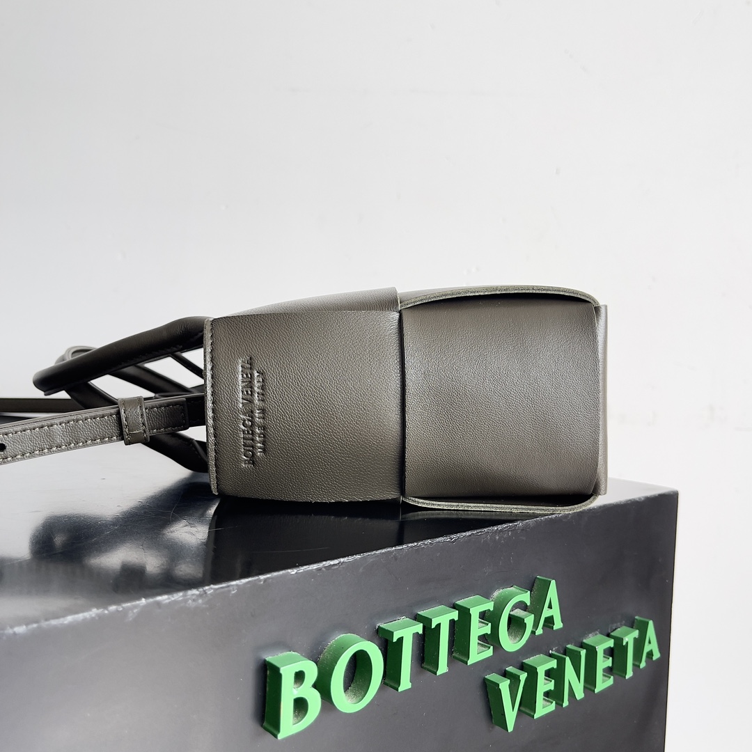 [TOP] Bottega Veneta BV Arco Tote Bag 25x16x8cm - Dark Khaki