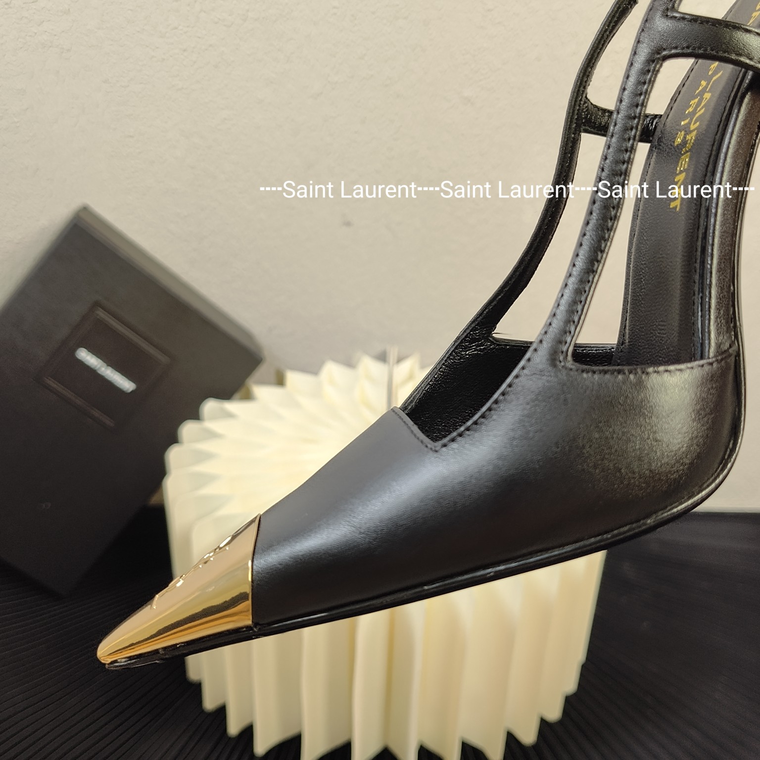[TOP] Yves Saint Laurent YSL 10cm High Heel Pumps - Black