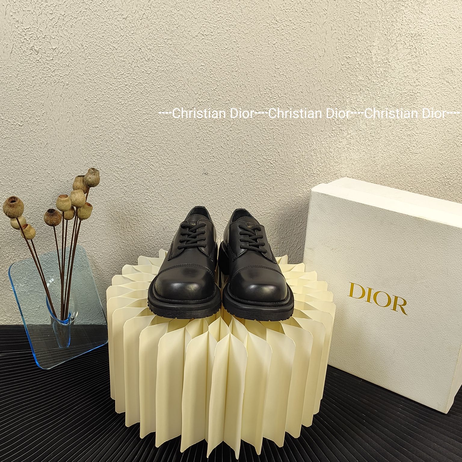[TOP] Christian Dior Cowhide Flats with Logo Print - 3 Colors