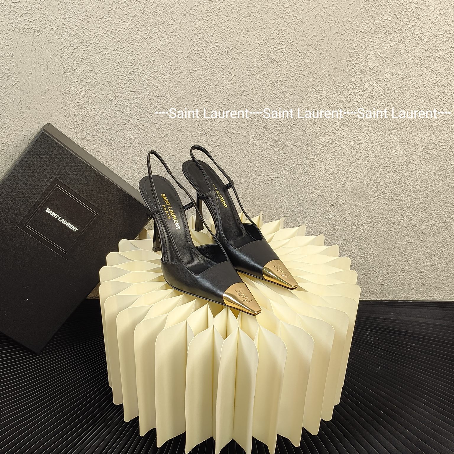 [TOP] Yves Saint Laurent YSL 10cm High Heel Pumps - Black