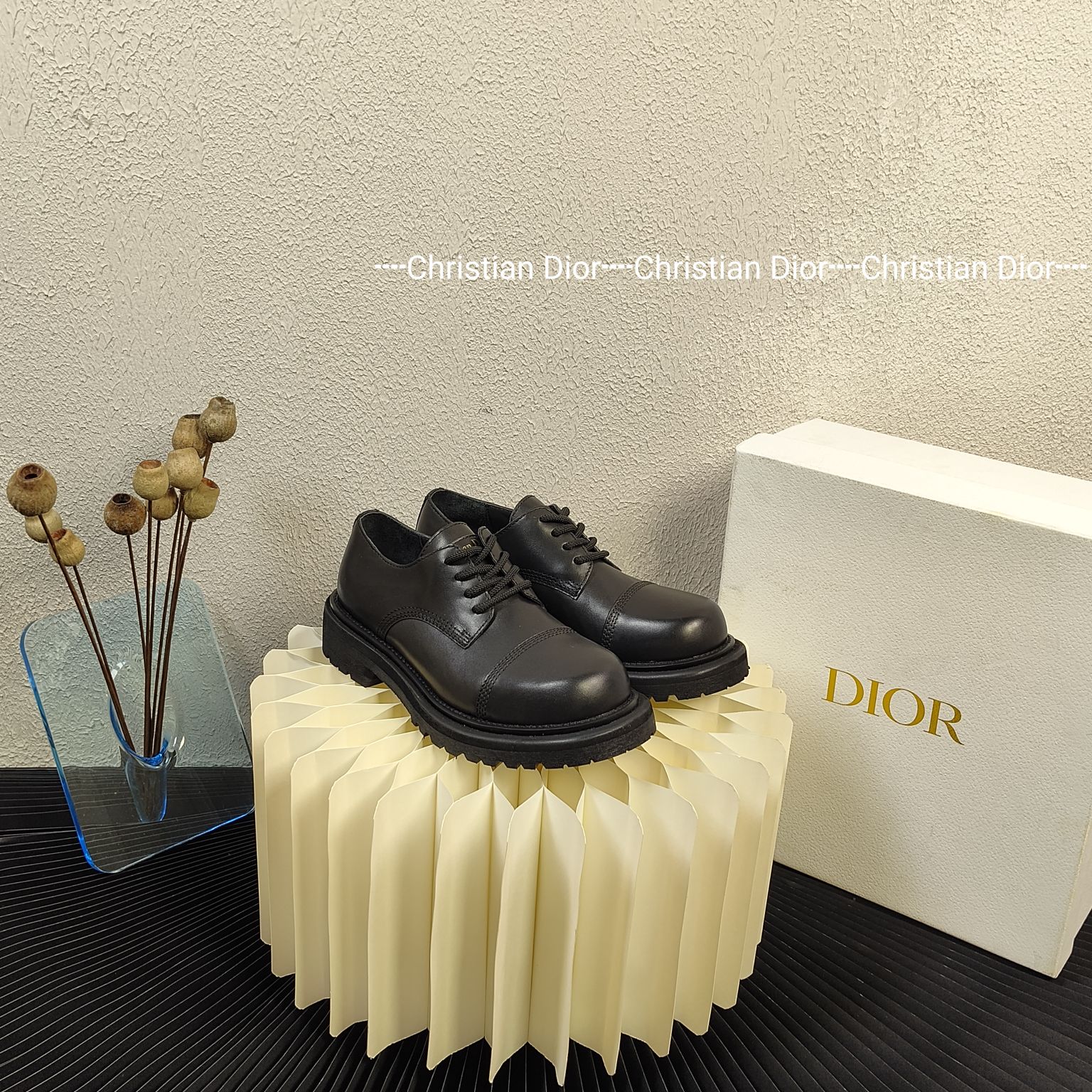 [TOP] Christian Dior Cowhide Flats with Logo Print - 3 Colors
