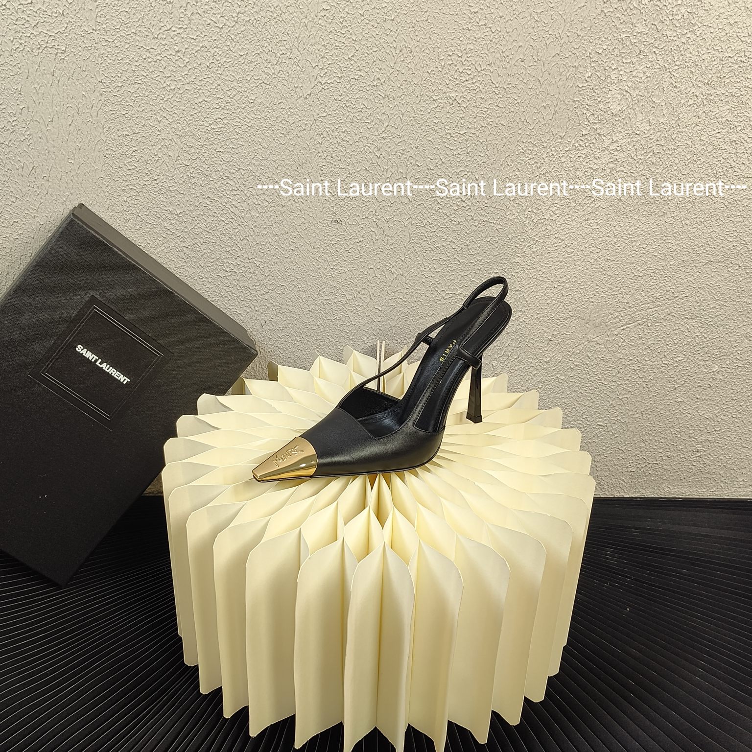 [TOP] Yves Saint Laurent YSL 10cm High Heel Pumps - Black