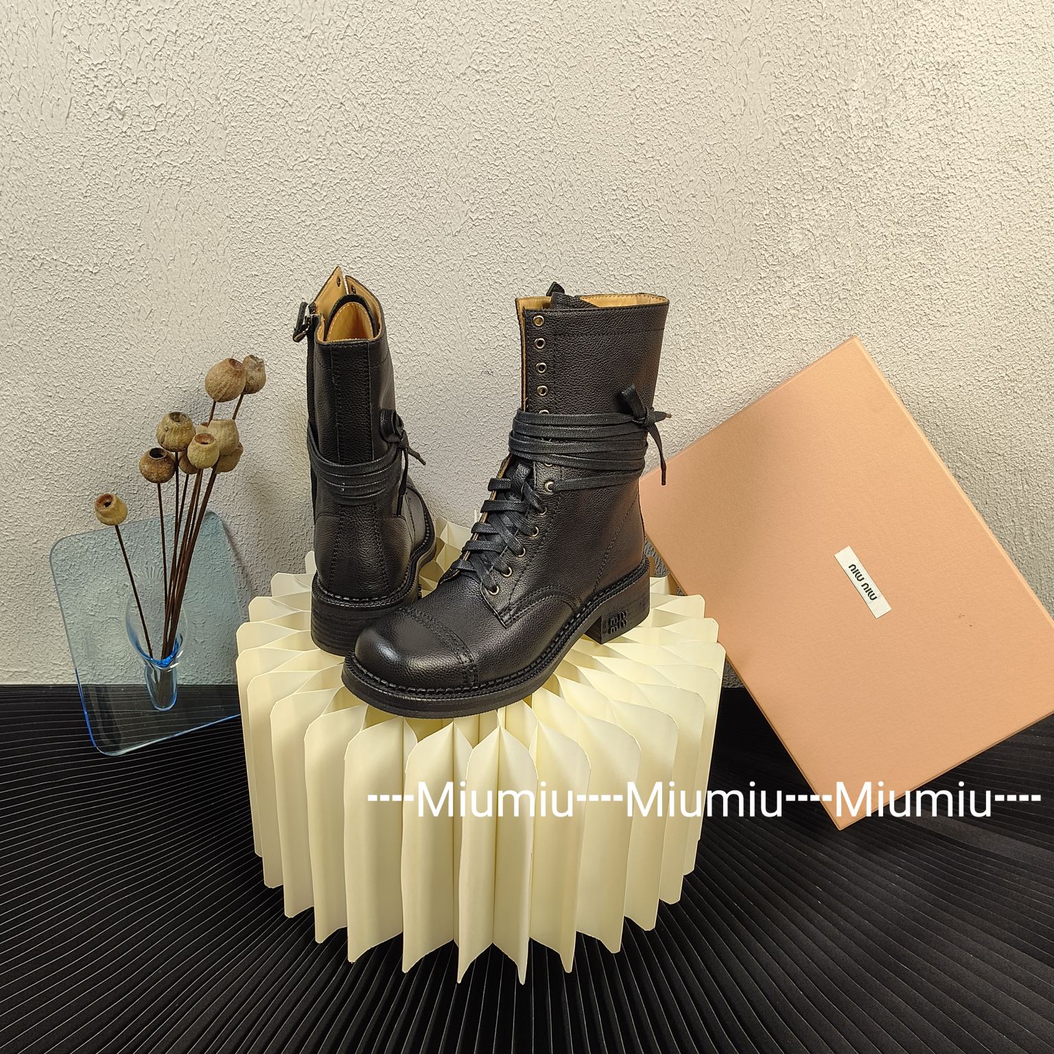 [TOP] Miu Miu Short Boots - 2 Color