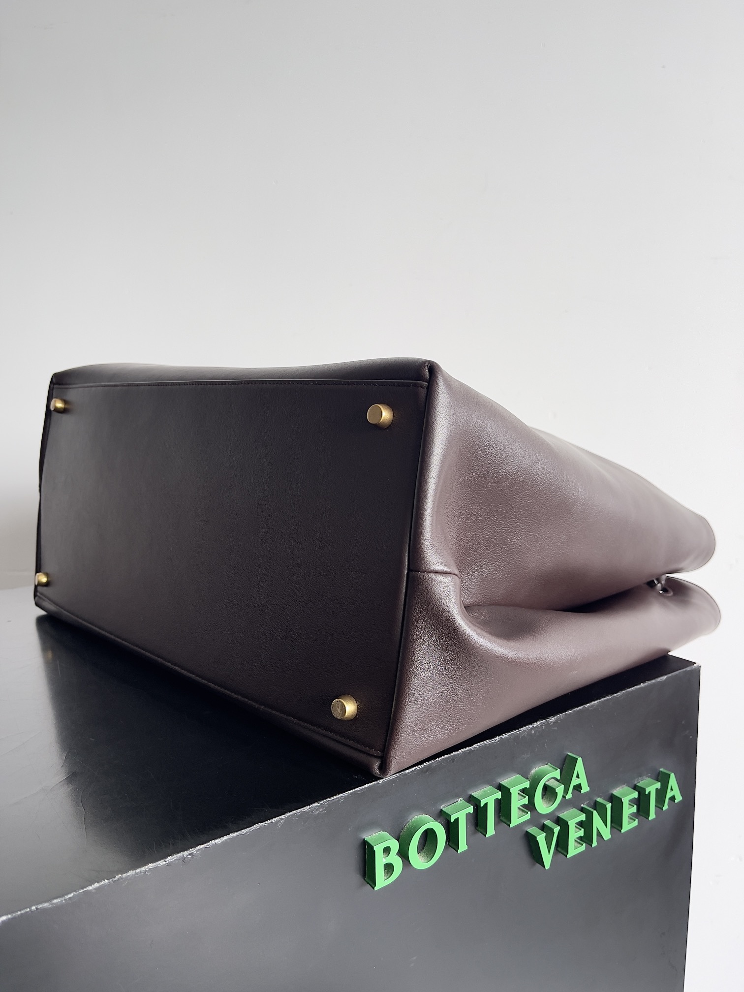 [TOP] Bottega Veneta BV Andiamo Bag 42x35x18cm - 2 Color