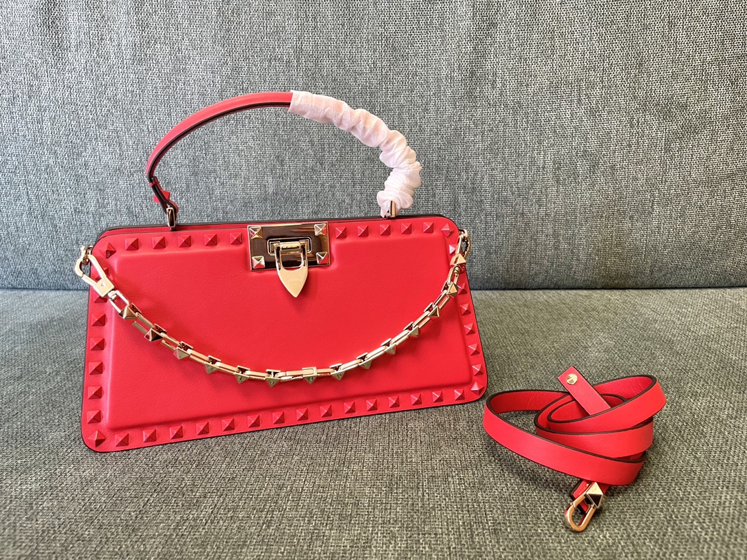 [TOP] VALENTINO Rockstud Cowhide Bag 28x14x8cm - 3 Colour