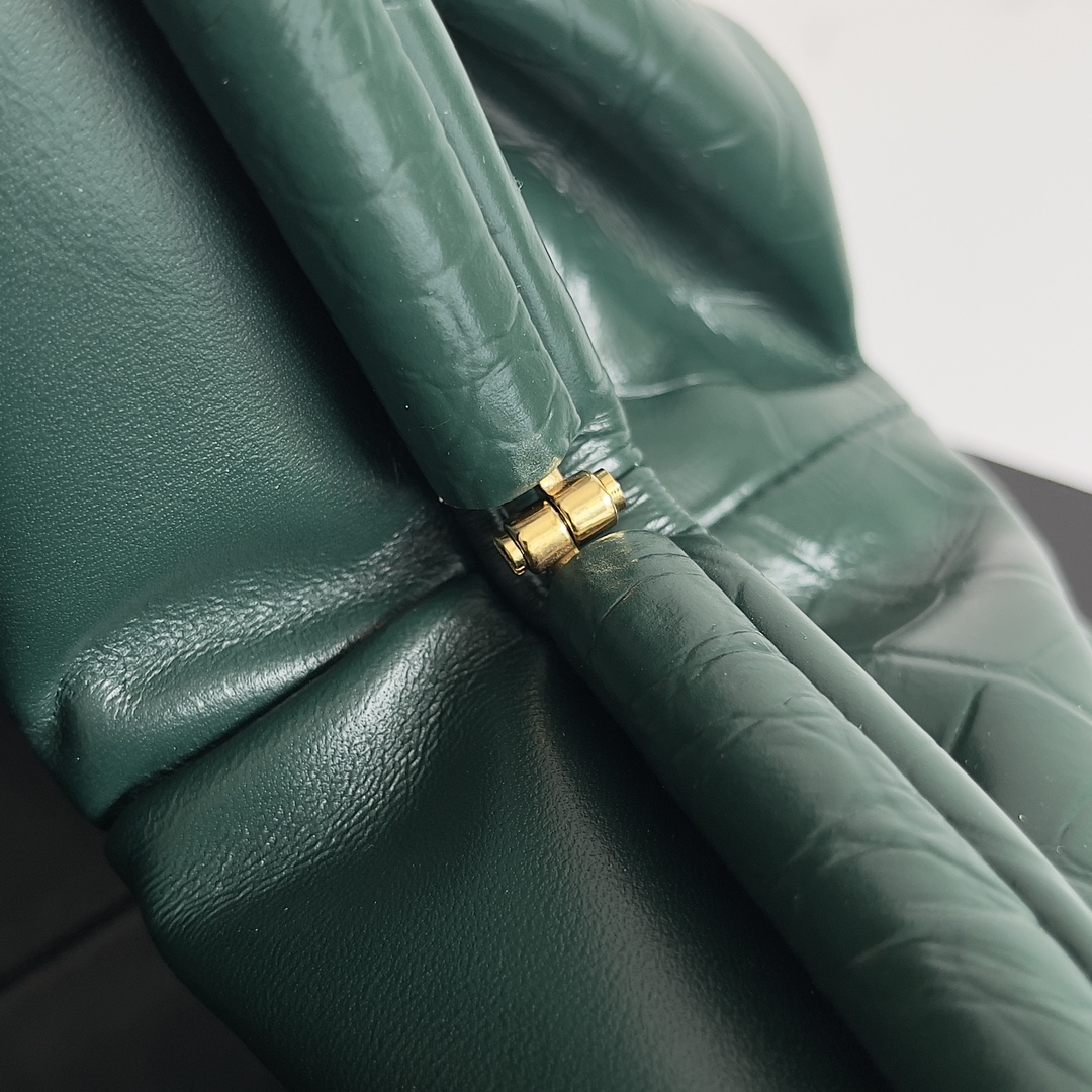 [TOP] Bottega Veneta BV Pouch Bag Crocodile-print Crinkled Cowhide 38x20x8.5cm - Dark Green
