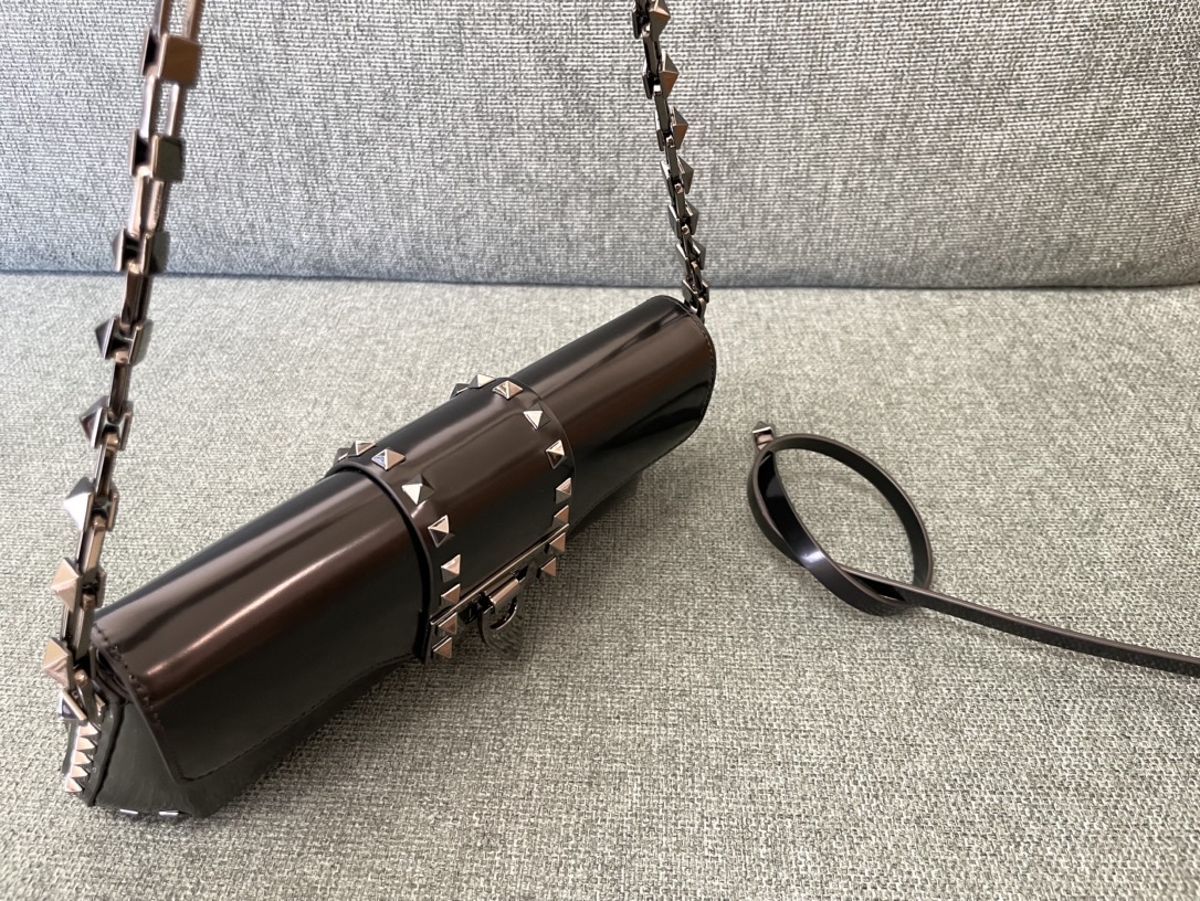 [TOP] VALENTINO Rockstud Cowhide Bag 26x13x7cm - 4 Colour