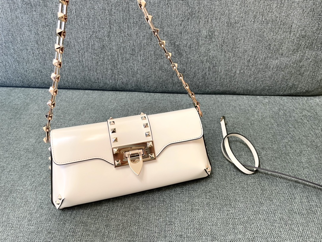 [TOP] VALENTINO Rockstud Cowhide Bag 26x13x7cm - 4 Colour