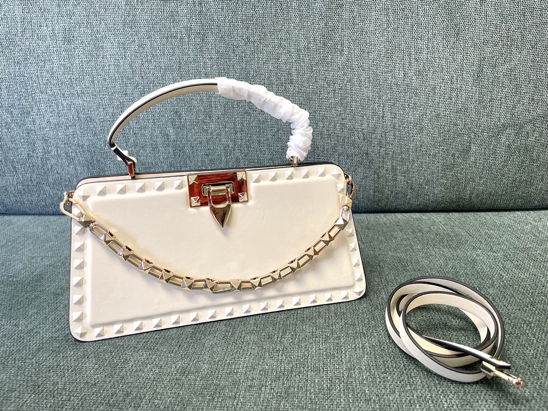 [TOP] VALENTINO Rockstud Cowhide Bag 28x14x8cm - 3 Colour