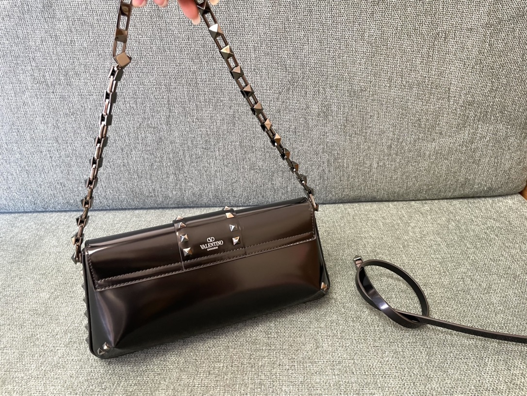 [TOP] VALENTINO Rockstud Cowhide Bag 26x13x7cm - 4 Colour