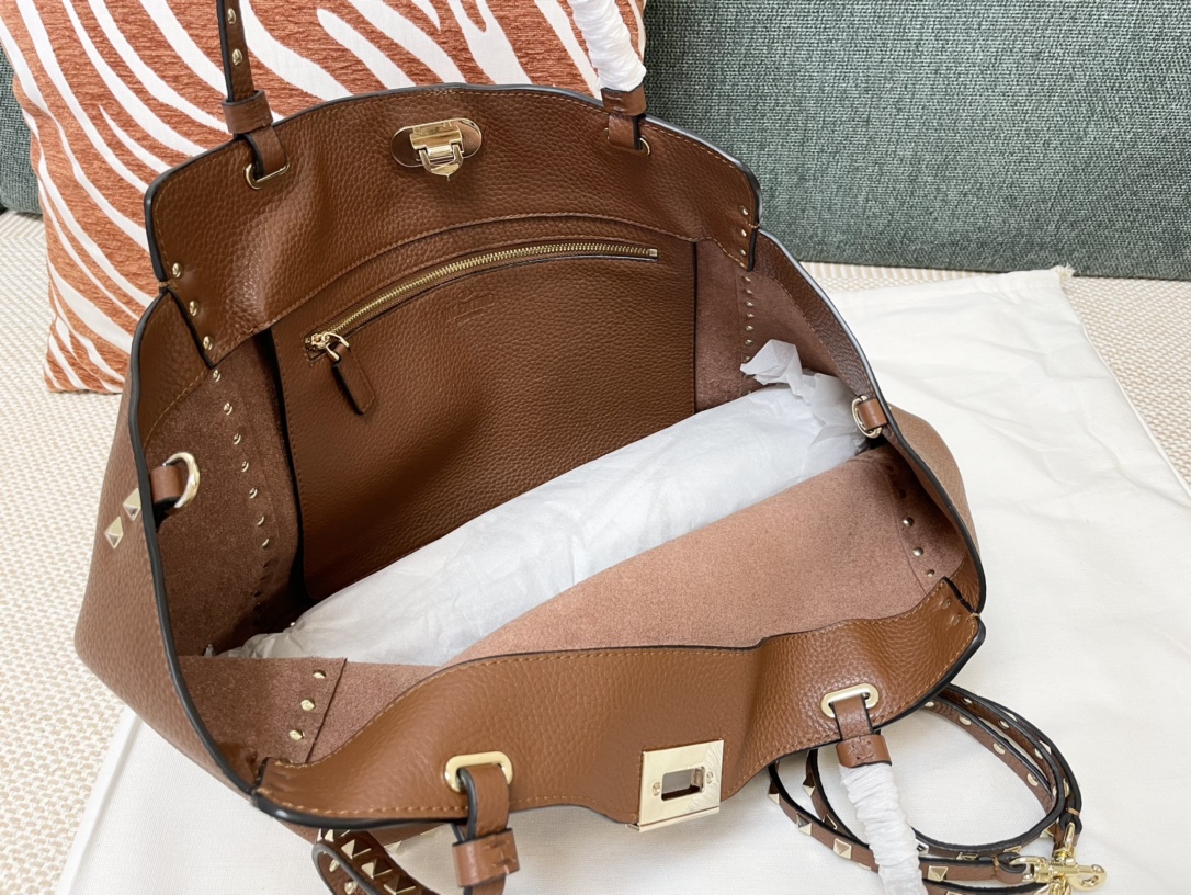 [TOP] VALENTINO Rockstud Tote Bag Cowhide 33×14×24 cm - Brown& GHW