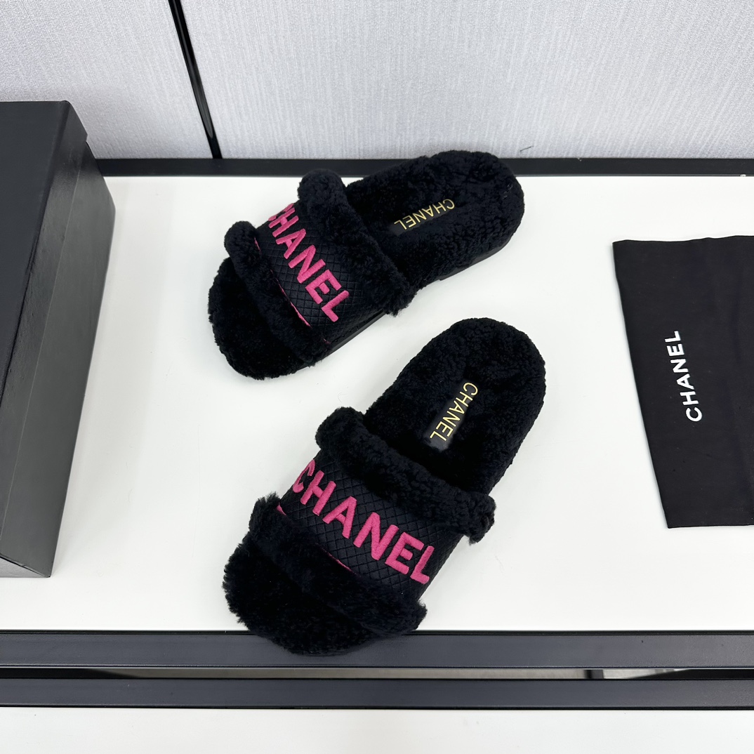 [TOP] CHANEL Wool Slippers with Embroidered Stripes Logo - 4 Color