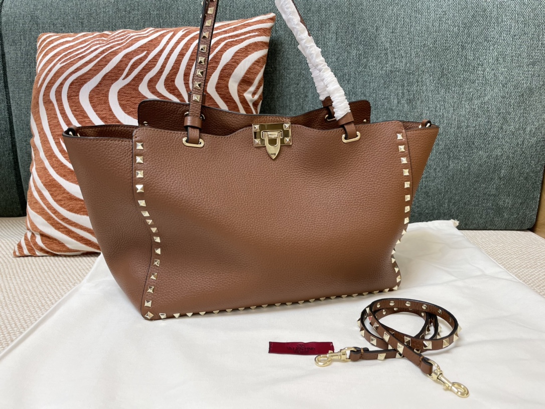 [TOP] VALENTINO Rockstud Tote Bag Cowhide 33×14×24 cm - Brown& GHW